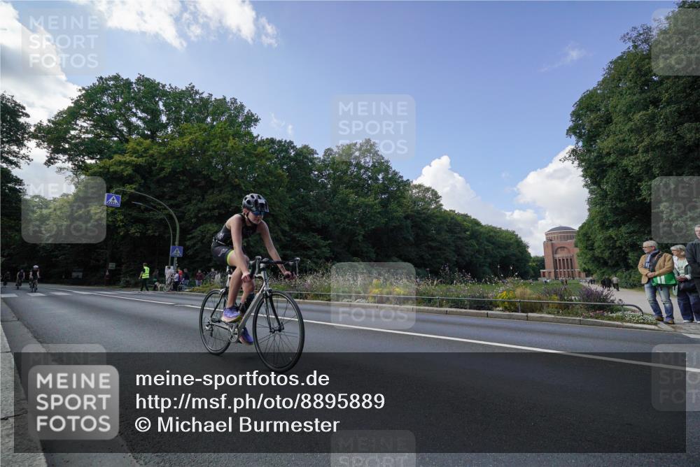 14.09.2025 - Stadtparktriathlon Michael Burmester http://msf.ph/oto/8895889 14.09.2025 13:23:33 Radfahren 1425, 1542, 1563, 1574 meine-sportfotos.de