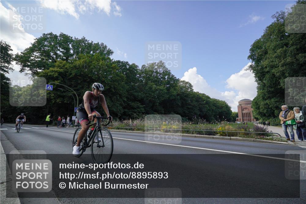 14.09.2025 - Stadtparktriathlon Michael Burmester http://msf.ph/oto/8895893 14.09.2025 13:23:40 Radfahren 1425, 1455, 1542, 1570, 1574 meine-sportfotos.de