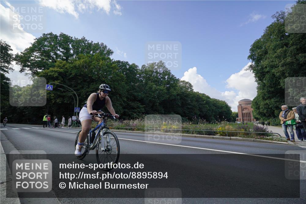 14.09.2025 - Stadtparktriathlon Michael Burmester http://msf.ph/oto/8895894 14.09.2025 13:23:42 Radfahren 1425, 1455, 1542, 1570, 1574 meine-sportfotos.de