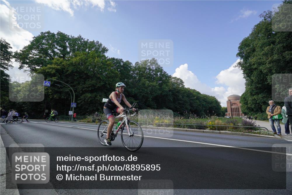 14.09.2025 - Stadtparktriathlon Michael Burmester http://msf.ph/oto/8895895 14.09.2025 13:23:46 Radfahren 1455, 1570, 1574 meine-sportfotos.de