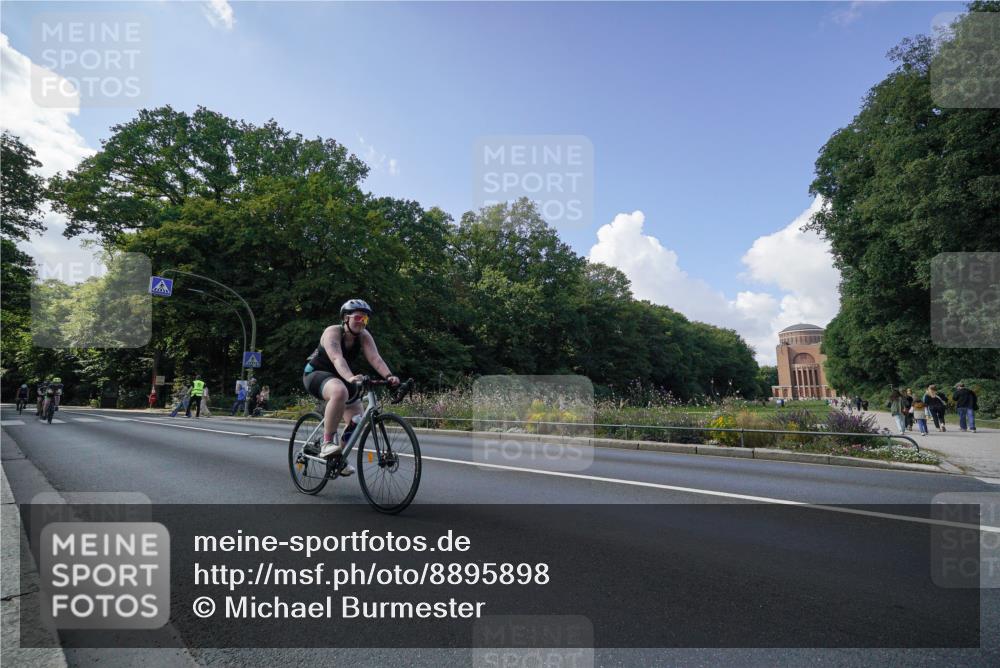 14.09.2025 - Stadtparktriathlon Michael Burmester http://msf.ph/oto/8895898 14.09.2025 13:24:06 Radfahren 1429, 1441, 1506, 1606, 1615 meine-sportfotos.de