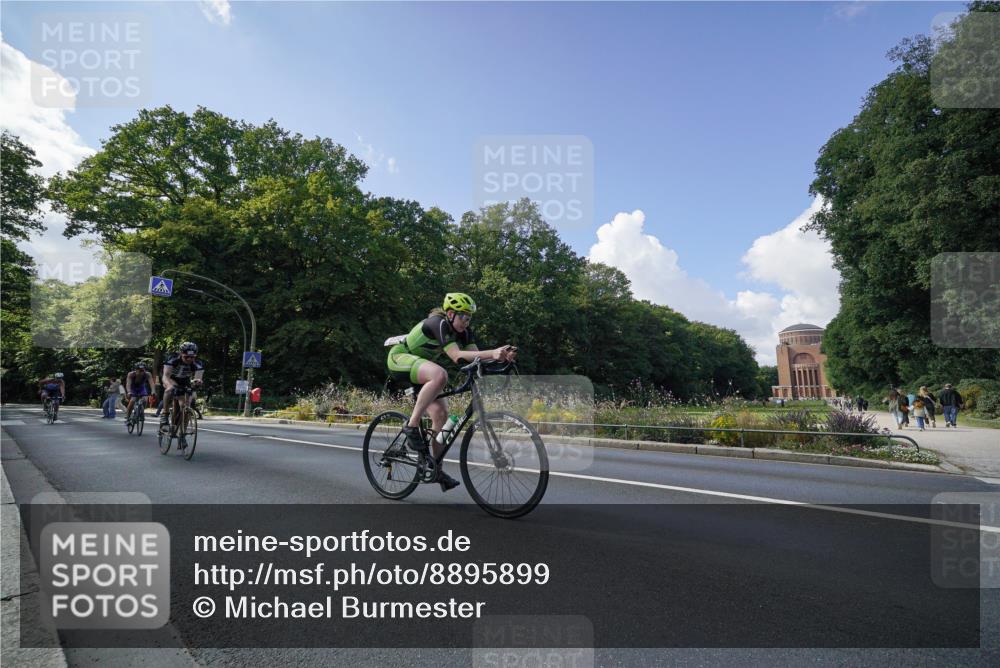 14.09.2025 - Stadtparktriathlon Michael Burmester http://msf.ph/oto/8895899 14.09.2025 13:24:08 Radfahren 1429, 1441, 1506, 1606, 1615 meine-sportfotos.de