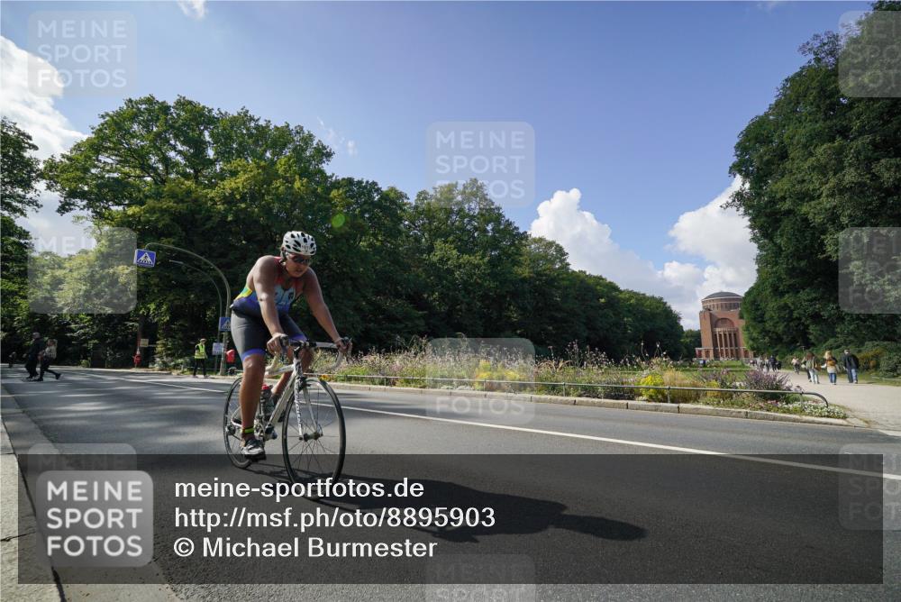 14.09.2025 - Stadtparktriathlon Michael Burmester http://msf.ph/oto/8895903 14.09.2025 13:24:11 Radfahren 1429, 1441, 1506, 1531, 1606, 1615 meine-sportfotos.de