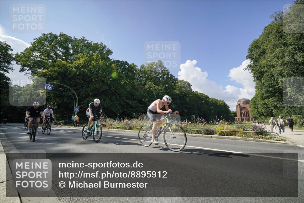 14.09.2025 - Stadtparktriathlon Michael Burmester http://msf.ph/oto/8895912 14.09.2025 13:24:45 Radfahren 1488, 1499, 1510, 1518, 1543, 1545, 1551, 1554, 1561, 1593 meine-sportfotos.de