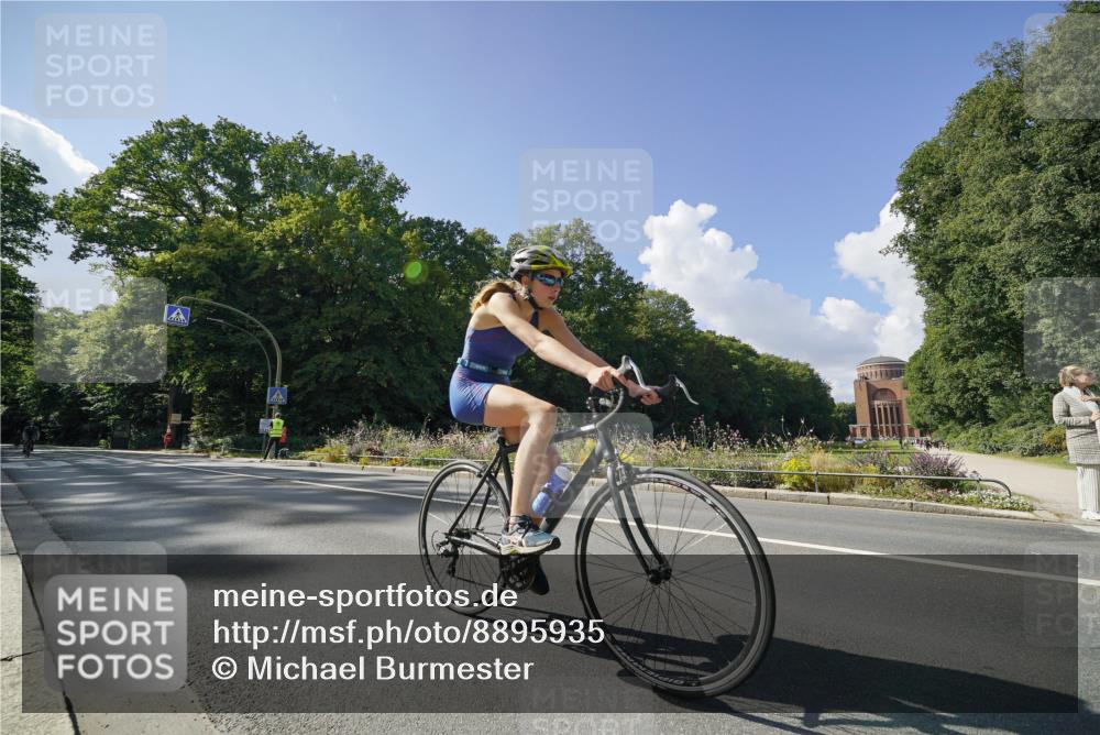 14.09.2025 - Stadtparktriathlon Michael Burmester http://msf.ph/oto/8895935 14.09.2025 13:25:16 Radfahren 1442, 1479, 1521, 1568, 1586, 1609 meine-sportfotos.de