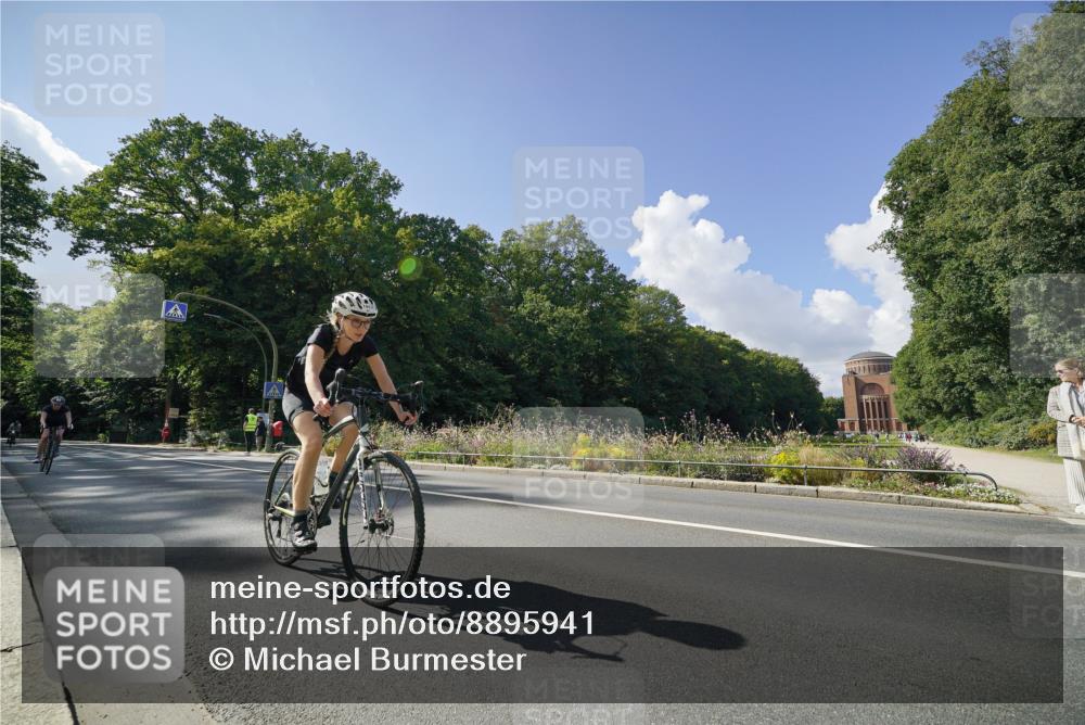 14.09.2025 - Stadtparktriathlon Michael Burmester http://msf.ph/oto/8895941 14.09.2025 13:25:28 Radfahren 1442, 1443, 1460, 1462, 1553, 1609 meine-sportfotos.de