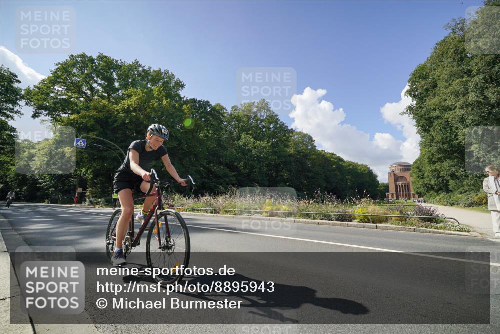 14.09.2025 - Stadtparktriathlon Michael Burmester http://msf.ph/oto/8895943 14.09.2025 13:25:30 Radfahren 1442, 1443, 1460, 1462, 1517, 1553 meine-sportfotos.de