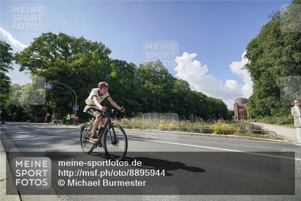 14.09.2025 - Stadtparktriathlon Michael Burmester http://msf.ph/oto/8895944 14.09.2025 13:25:33 Radfahren 1443, 1460, 1517, 1553 meine-sportfotos.de