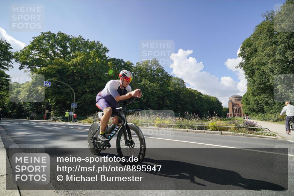 14.09.2025 - Stadtparktriathlon Michael Burmester http://msf.ph/oto/8895947 14.09.2025 13:25:46 Radfahren 1507, 1511, 1546, 1598 meine-sportfotos.de