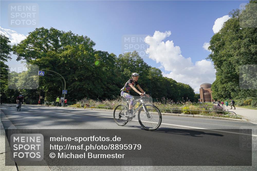 14.09.2025 - Stadtparktriathlon Michael Burmester http://msf.ph/oto/8895979 14.09.2025 13:26:58 Radfahren 1436, 1447, 1493, 1526, 1537, 1549, 1571, 1587, 1591 meine-sportfotos.de