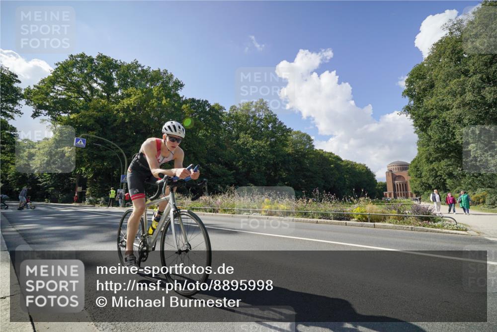 14.09.2025 - Stadtparktriathlon Michael Burmester http://msf.ph/oto/8895998 14.09.2025 13:27:24 Radfahren 1426, 1431, 1513, 1581, 1607 meine-sportfotos.de