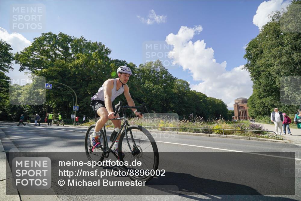 14.09.2025 - Stadtparktriathlon Michael Burmester http://msf.ph/oto/8896002 14.09.2025 13:27:38 Radfahren 1473, 1508, 1576 meine-sportfotos.de