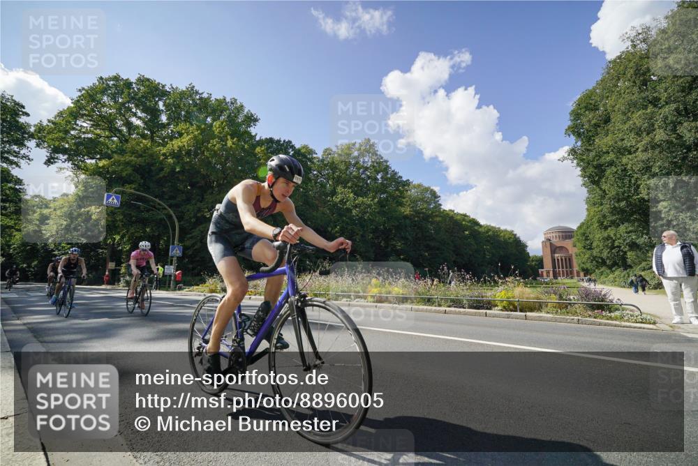 14.09.2025 - Stadtparktriathlon Michael Burmester http://msf.ph/oto/8896005 14.09.2025 13:27:51 Radfahren 1476, 1556, 1579, 1596, 1603, 1618 meine-sportfotos.de