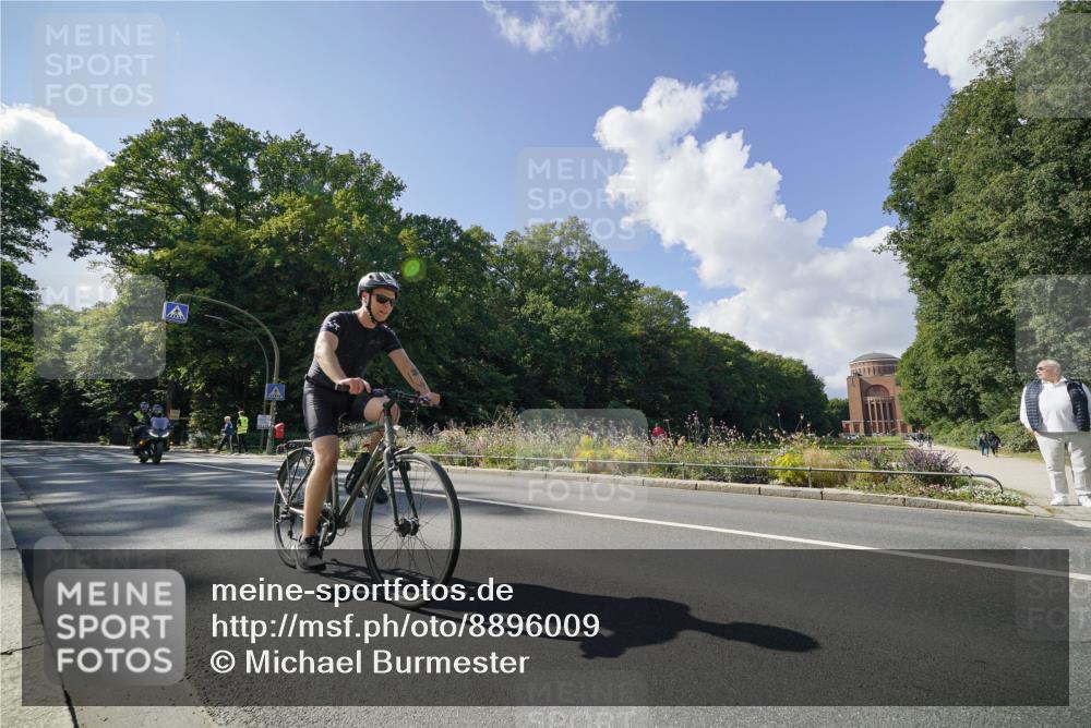 14.09.2025 - Stadtparktriathlon Michael Burmester http://msf.ph/oto/8896009 14.09.2025 13:27:54 Radfahren 1476, 1556, 1579, 1596, 1603, 1618 meine-sportfotos.de