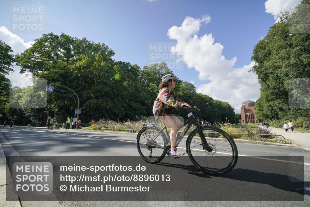 14.09.2025 - Stadtparktriathlon Michael Burmester http://msf.ph/oto/8896013 14.09.2025 13:28:11 Radfahren 1422, 1438, 1439, 1538, 1578 meine-sportfotos.de