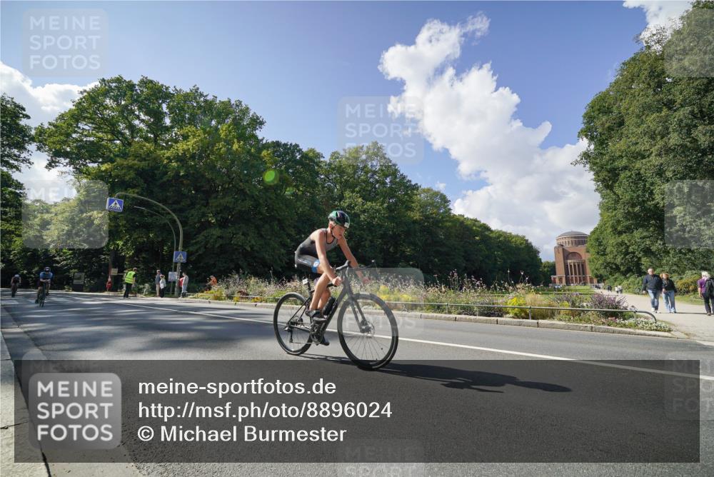 14.09.2025 - Stadtparktriathlon Michael Burmester http://msf.ph/oto/8896024 14.09.2025 13:28:33 Radfahren 1450, 1547, 1580, 1594, 1601, 1617 meine-sportfotos.de
