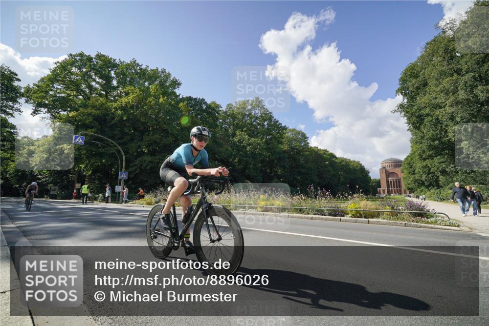 14.09.2025 - Stadtparktriathlon Michael Burmester http://msf.ph/oto/8896026 14.09.2025 13:28:35 Radfahren 1547, 1580, 1594, 1601, 1617 meine-sportfotos.de