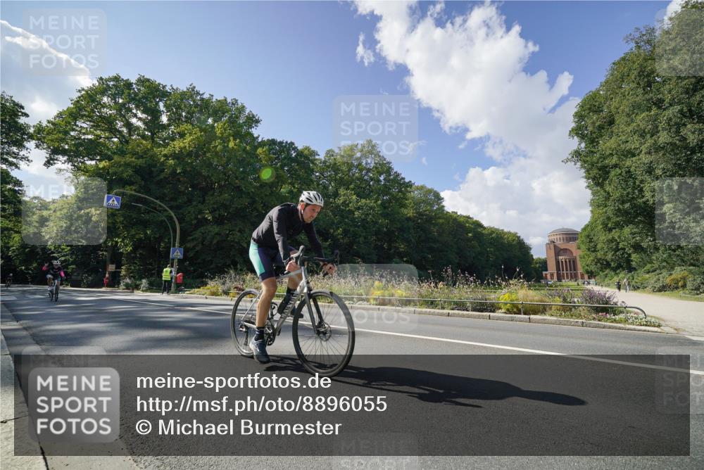 14.09.2025 - Stadtparktriathlon Michael Burmester http://msf.ph/oto/8896055 14.09.2025 13:30:04 Radfahren 1444, 1452, 1468, 1481 meine-sportfotos.de