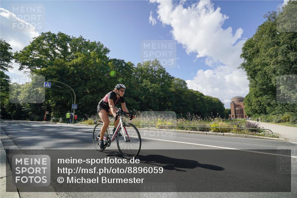 14.09.2025 - Stadtparktriathlon Michael Burmester http://msf.ph/oto/8896059 14.09.2025 13:30:13 Radfahren 1452, 1471, 1481 meine-sportfotos.de