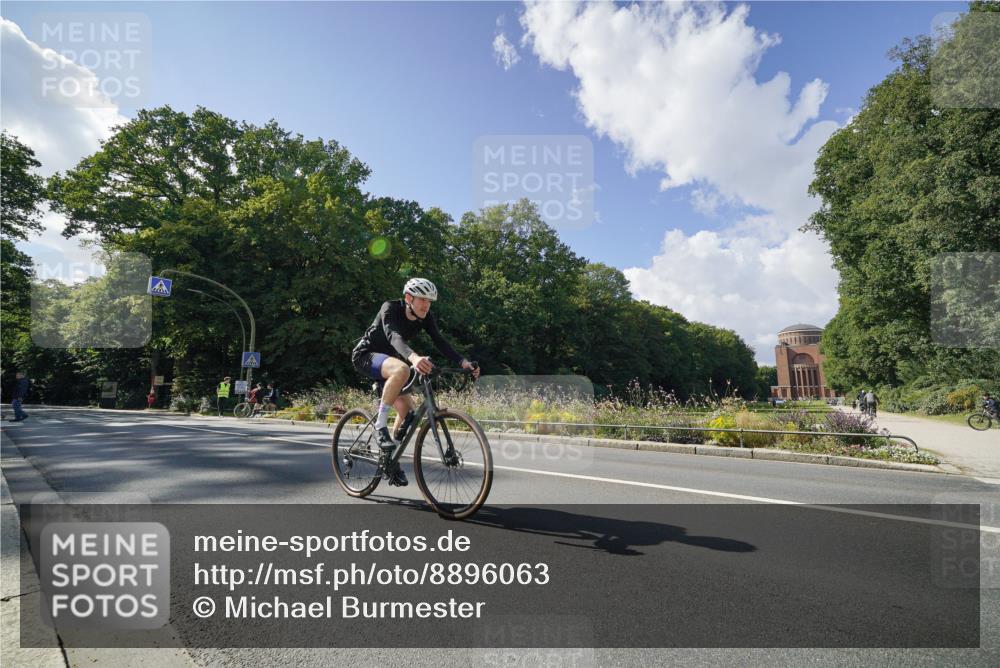14.09.2025 - Stadtparktriathlon Michael Burmester http://msf.ph/oto/8896063 14.09.2025 13:30:28 Radfahren 1463, 1487, 1505 meine-sportfotos.de