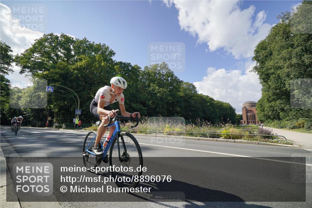 14.09.2025 - Stadtparktriathlon Michael Burmester http://msf.ph/oto/8896076 14.09.2025 13:31:10 Radfahren 1451, 1543, 1545, 1551, 1599 meine-sportfotos.de