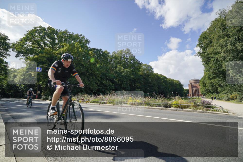 14.09.2025 - Stadtparktriathlon Michael Burmester http://msf.ph/oto/8896095 14.09.2025 13:32:08 Radfahren 1491, 1523, 1570, 1593, 1606 meine-sportfotos.de