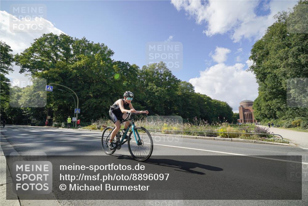14.09.2025 - Stadtparktriathlon Michael Burmester http://msf.ph/oto/8896097 14.09.2025 13:32:09 Radfahren 1491, 1523, 1570, 1593, 1606 meine-sportfotos.de