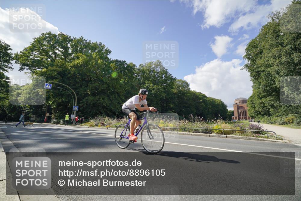 14.09.2025 - Stadtparktriathlon Michael Burmester http://msf.ph/oto/8896105 14.09.2025 13:32:33 Radfahren 1475, 1561, 1597 meine-sportfotos.de