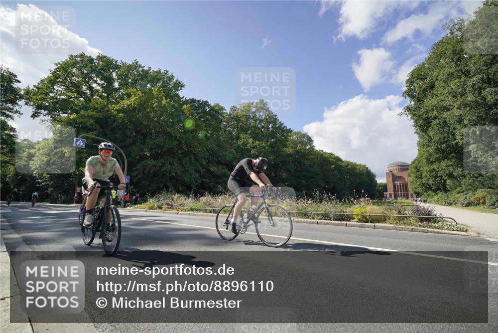 14.09.2025 - Stadtparktriathlon Michael Burmester http://msf.ph/oto/8896110 14.09.2025 13:32:46 Radfahren 1531, 1541, 1544, 1557, 1559, 1563 meine-sportfotos.de