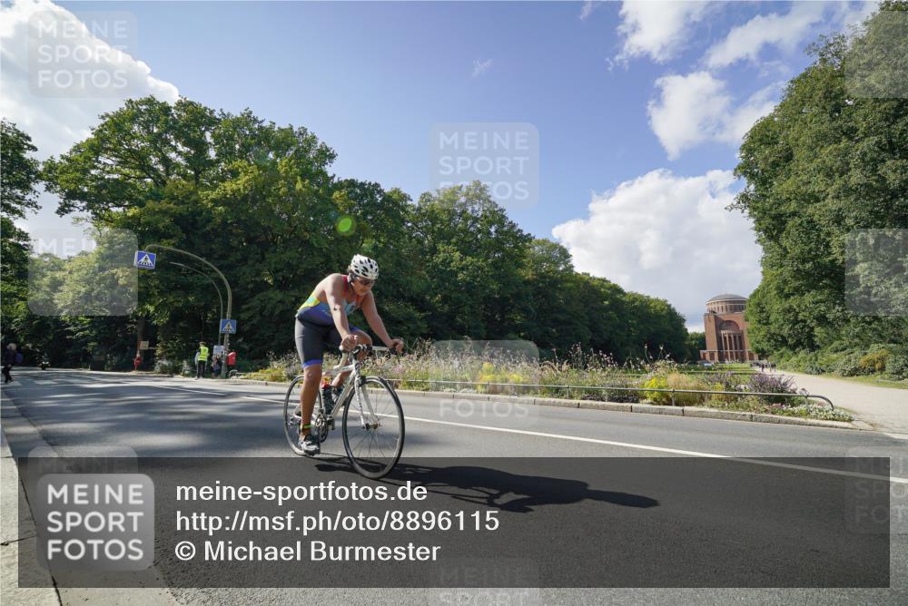 14.09.2025 - Stadtparktriathlon Michael Burmester http://msf.ph/oto/8896115 14.09.2025 13:32:55 Radfahren 1432, 1559, 1615 meine-sportfotos.de