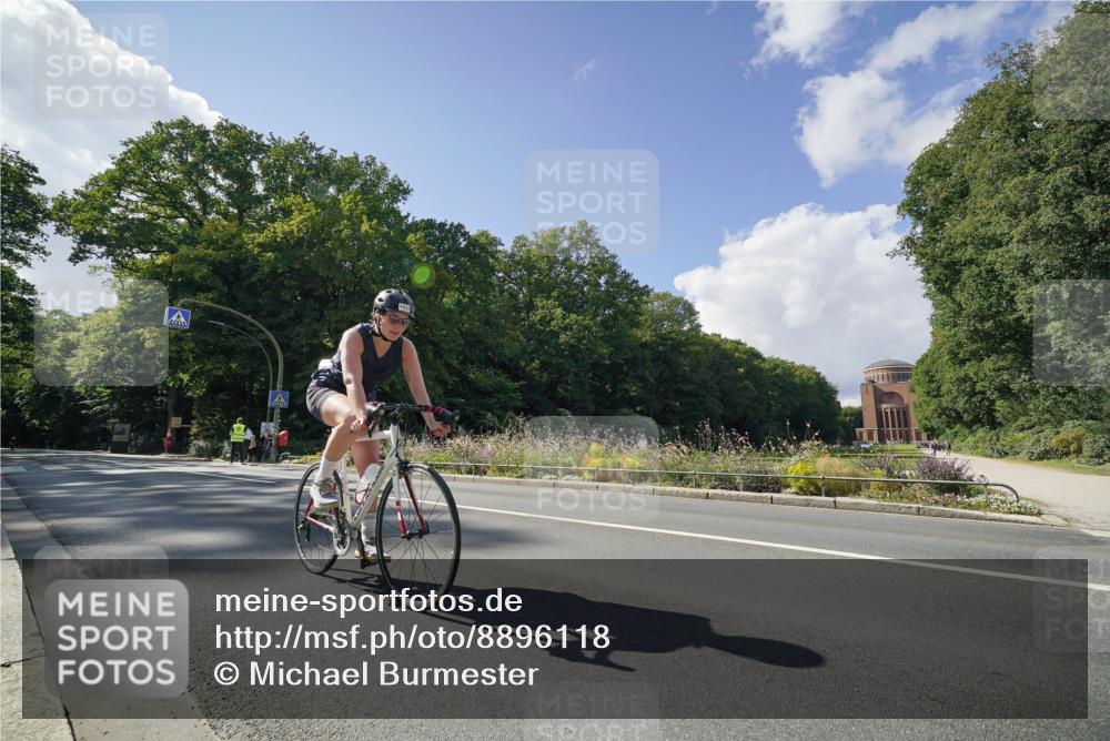 14.09.2025 - Stadtparktriathlon Michael Burmester http://msf.ph/oto/8896118 14.09.2025 13:33:03 Radfahren 1432, 1586 meine-sportfotos.de