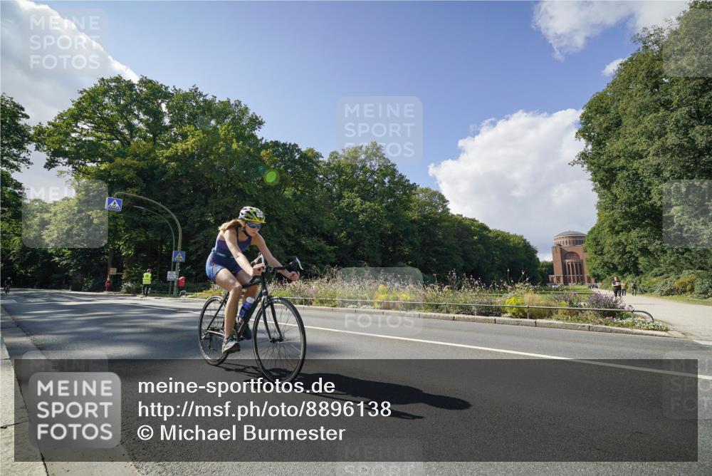 14.09.2025 - Stadtparktriathlon Michael Burmester http://msf.ph/oto/8896138 14.09.2025 13:34:12 Radfahren 1443, 1522, 1558, 1568 meine-sportfotos.de