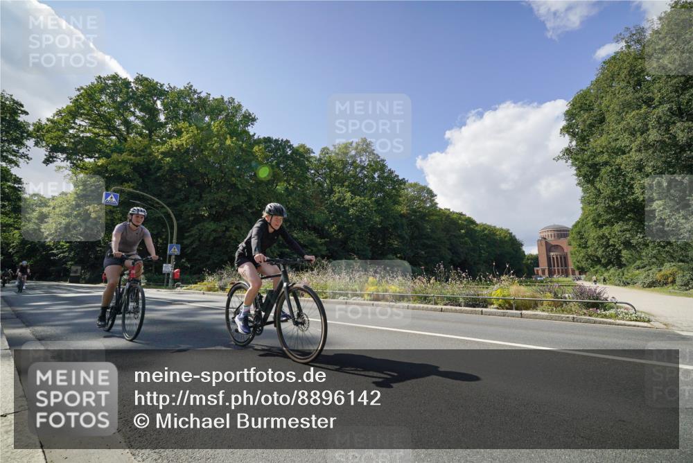 14.09.2025 - Stadtparktriathlon Michael Burmester http://msf.ph/oto/8896142 14.09.2025 13:34:28 Radfahren 1427, 1442, 1454, 1467, 1474, 1507, 1515, 1537 meine-sportfotos.de