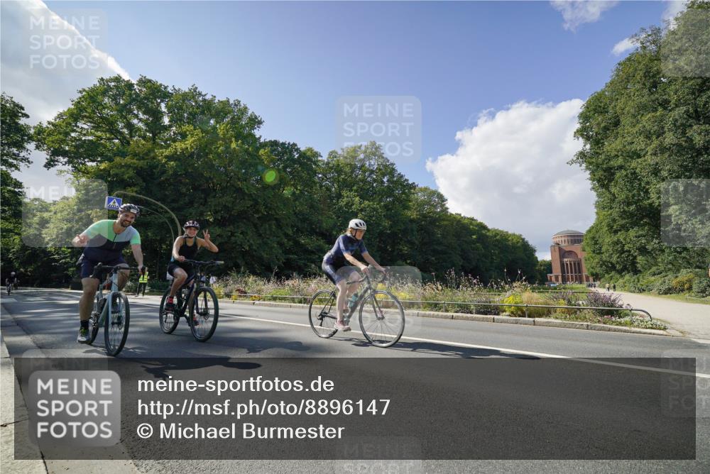 14.09.2025 - Stadtparktriathlon Michael Burmester http://msf.ph/oto/8896147 14.09.2025 13:34:34 Radfahren 1442, 1454, 1467, 1498, 1507, 1515, 1553, 1583, 1591 meine-sportfotos.de