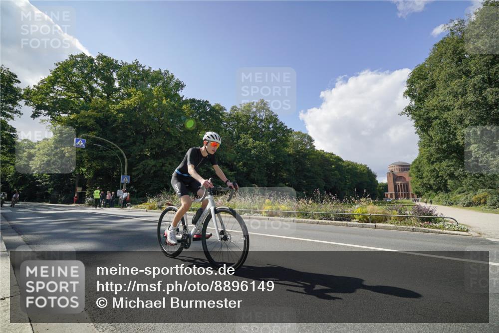 14.09.2025 - Stadtparktriathlon Michael Burmester http://msf.ph/oto/8896149 14.09.2025 13:34:38 Radfahren 1442, 1454, 1467, 1498, 1507, 1553, 1556, 1583, 1591 meine-sportfotos.de