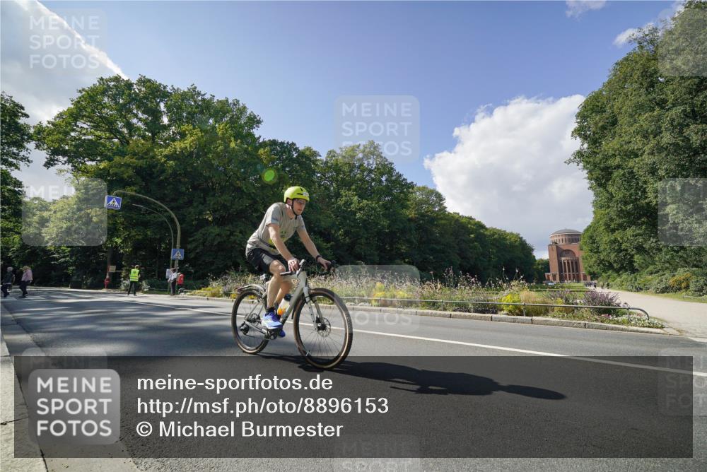14.09.2025 - Stadtparktriathlon Michael Burmester http://msf.ph/oto/8896153 14.09.2025 13:34:43 Radfahren 1498, 1538, 1553, 1556, 1583, 1591 meine-sportfotos.de