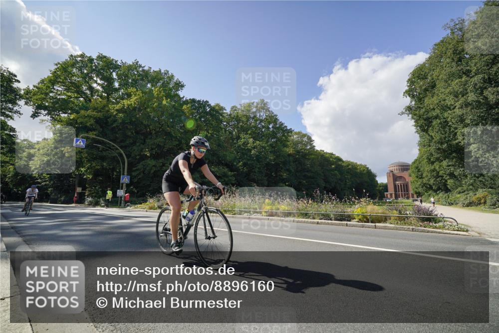 14.09.2025 - Stadtparktriathlon Michael Burmester http://msf.ph/oto/8896160 14.09.2025 13:35:25 Radfahren 1447, 1489, 1527, 1587 meine-sportfotos.de