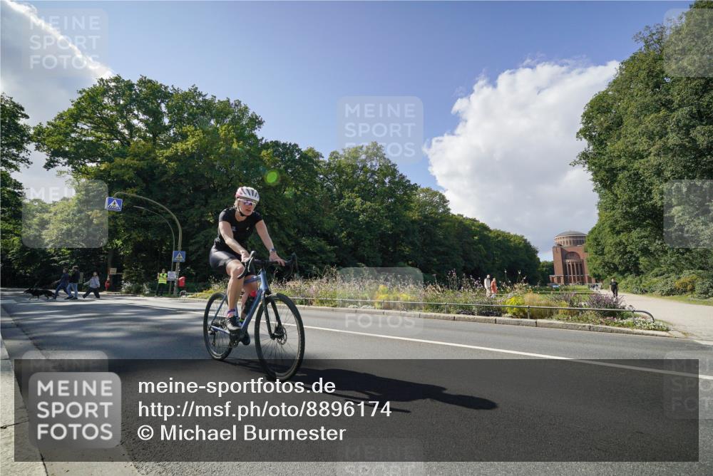 14.09.2025 - Stadtparktriathlon Michael Burmester http://msf.ph/oto/8896174 14.09.2025 13:35:48 Radfahren 1431, 1453, 1473, 1501 meine-sportfotos.de