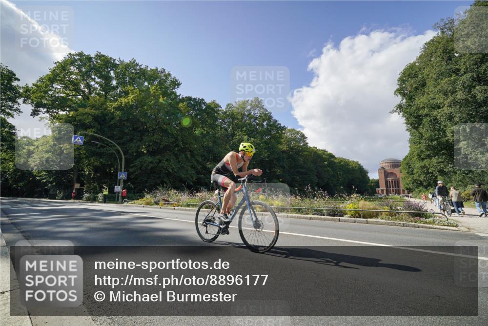 14.09.2025 - Stadtparktriathlon Michael Burmester http://msf.ph/oto/8896177 14.09.2025 13:36:12 Radfahren 1547, 1552 meine-sportfotos.de