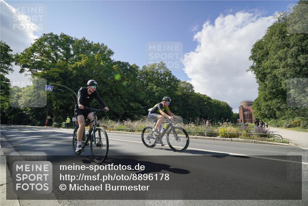 14.09.2025 - Stadtparktriathlon Michael Burmester http://msf.ph/oto/8896178 14.09.2025 13:36:31 Radfahren 1476, 1508, 1525, 1536, 1549 meine-sportfotos.de
