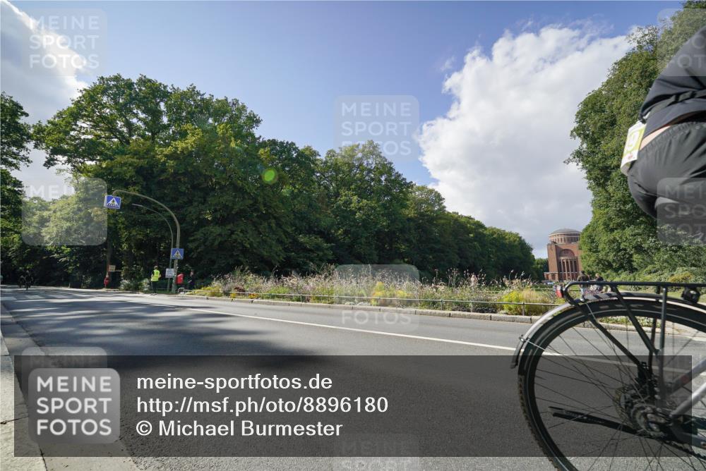 14.09.2025 - Stadtparktriathlon Michael Burmester http://msf.ph/oto/8896180 14.09.2025 13:36:32 Radfahren 1476, 1508, 1525, 1536, 1549 meine-sportfotos.de