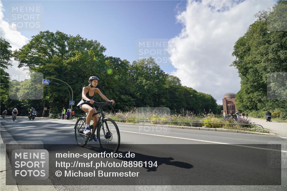 14.09.2025 - Stadtparktriathlon Michael Burmester http://msf.ph/oto/8896194 14.09.2025 13:37:33 Radfahren 1438, 1439, 1543, 1545, 1551 meine-sportfotos.de
