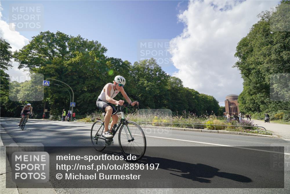14.09.2025 - Stadtparktriathlon Michael Burmester http://msf.ph/oto/8896197 14.09.2025 13:37:36 Radfahren 1438, 1439, 1543, 1545, 1551 meine-sportfotos.de