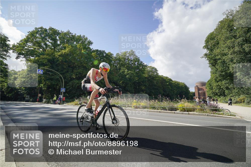 14.09.2025 - Stadtparktriathlon Michael Burmester http://msf.ph/oto/8896198 14.09.2025 13:37:37 Radfahren 1438, 1439, 1543, 1545, 1551 meine-sportfotos.de