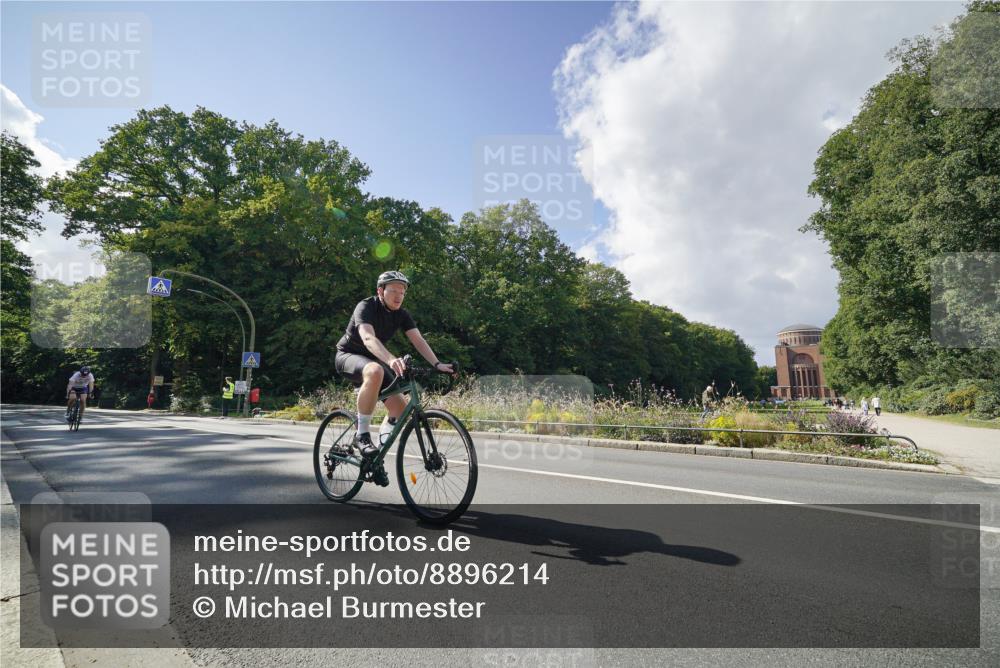 14.09.2025 - Stadtparktriathlon Michael Burmester http://msf.ph/oto/8896214 14.09.2025 13:39:08 Radfahren 1435, 1487, 1528, 1554 meine-sportfotos.de