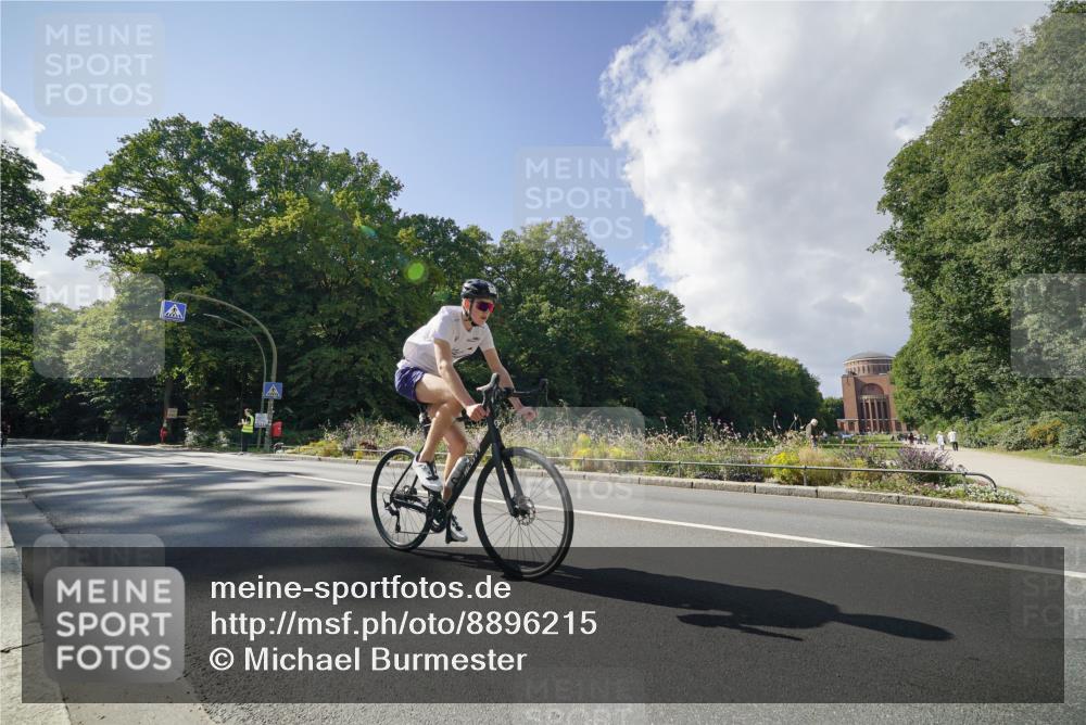 14.09.2025 - Stadtparktriathlon Michael Burmester http://msf.ph/oto/8896215 14.09.2025 13:39:09 Radfahren 1487, 1528, 1554 meine-sportfotos.de