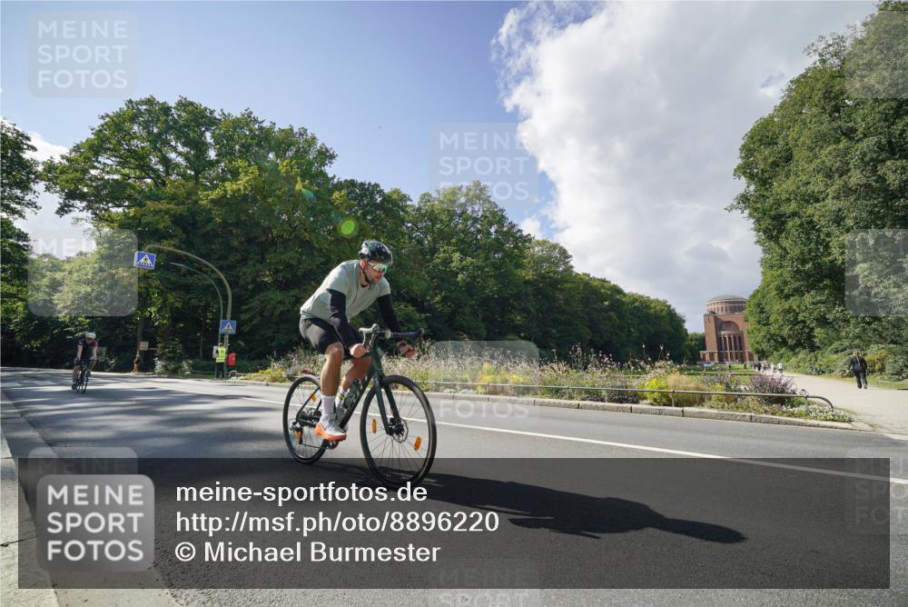14.09.2025 - Stadtparktriathlon Michael Burmester http://msf.ph/oto/8896220 14.09.2025 13:39:33 Radfahren 1520, 1542 meine-sportfotos.de