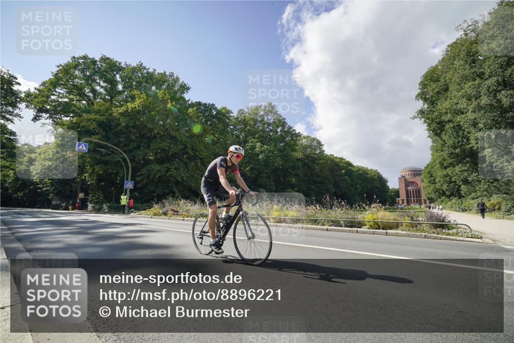 14.09.2025 - Stadtparktriathlon Michael Burmester http://msf.ph/oto/8896221 14.09.2025 13:39:34 Radfahren 1520, 1542 meine-sportfotos.de