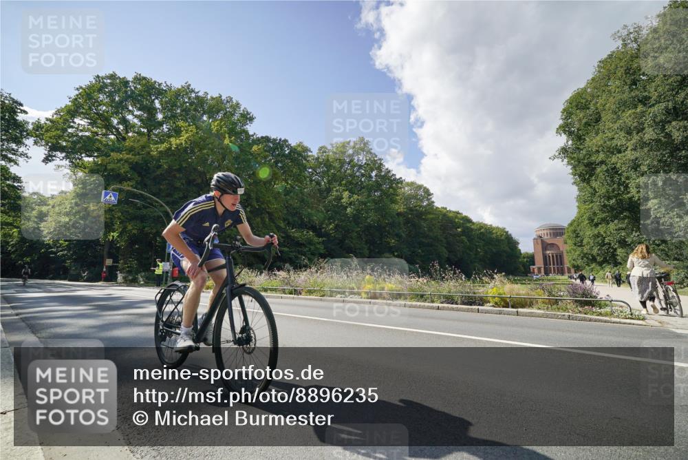 14.09.2025 - Stadtparktriathlon Michael Burmester http://msf.ph/oto/8896235 14.09.2025 13:41:01 Radfahren 1423, 1559 meine-sportfotos.de
