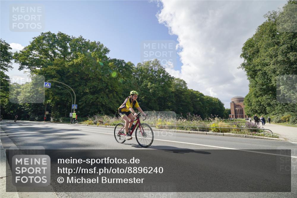 14.09.2025 - Stadtparktriathlon Michael Burmester http://msf.ph/oto/8896240 14.09.2025 13:41:27 Radfahren 1531, 1535, 1538 meine-sportfotos.de
